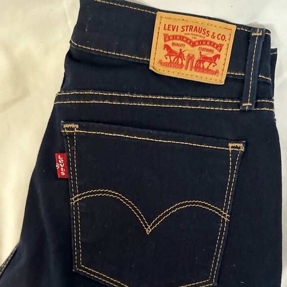 Brand new Levis 710 super skinny - Picture 2 of 3